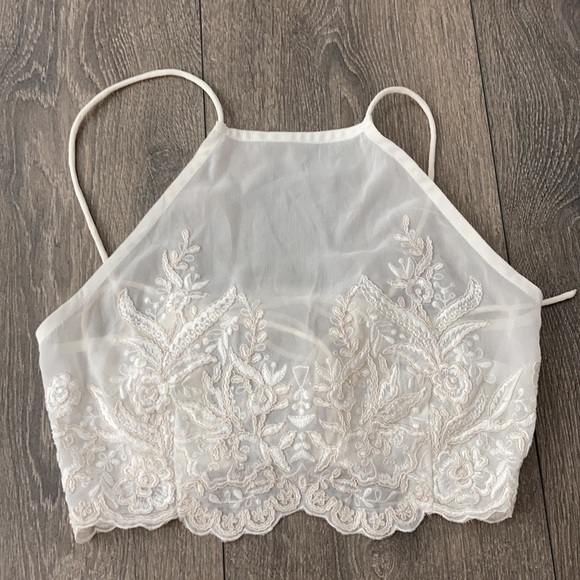 Elma Lovers + Friends sheer crop top with flower detailing - Picture 6 of 8